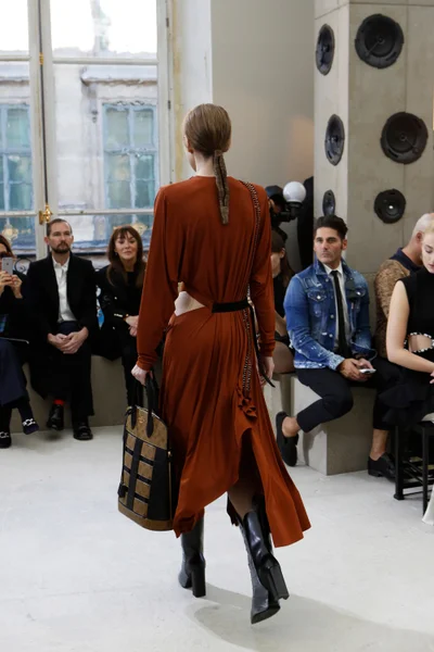 Look 2